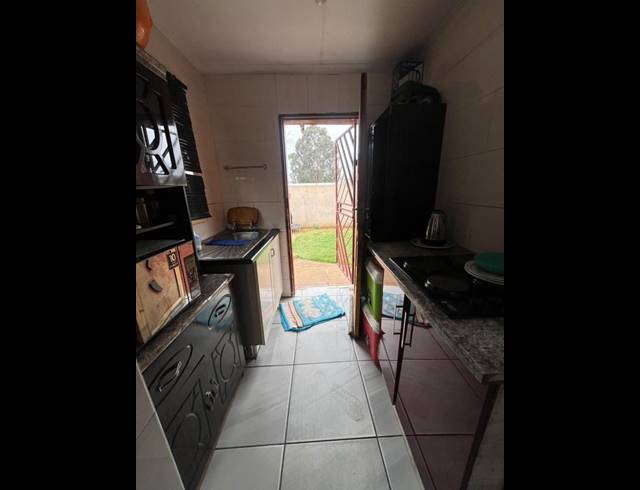 2 BEDROOM HOUSE FOR SALE IN KAGISO